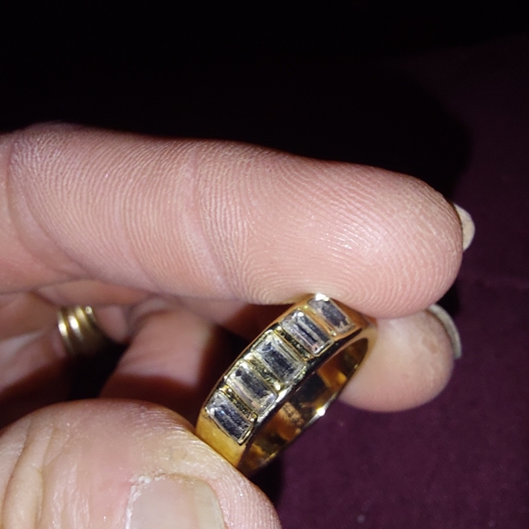 Gold toned clear stone band, size 7 - Picture 5 of 7